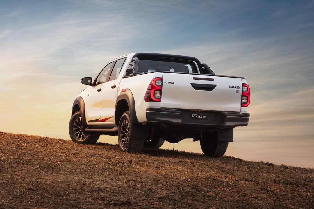 Hilux-GR-S-traseira.jpg