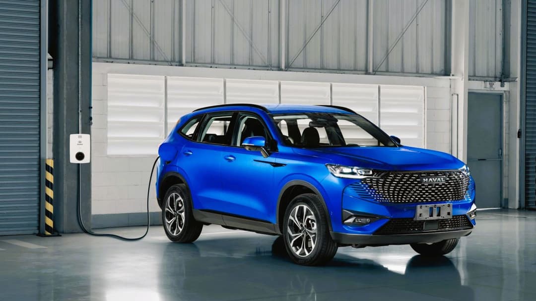 GWM Haval H6 em estação de recarga
