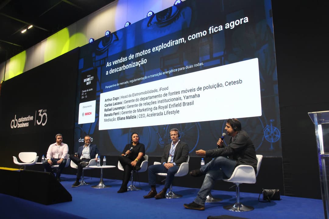 Painel do #ABX25 sobre motos e descarbonização