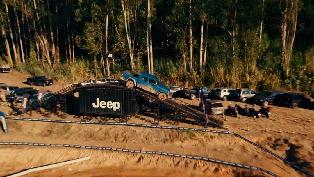 Jeep em evento da Deus Ex Machina
