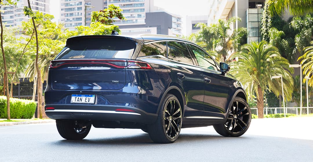 BYD_Tan_traseira_1200.jpg