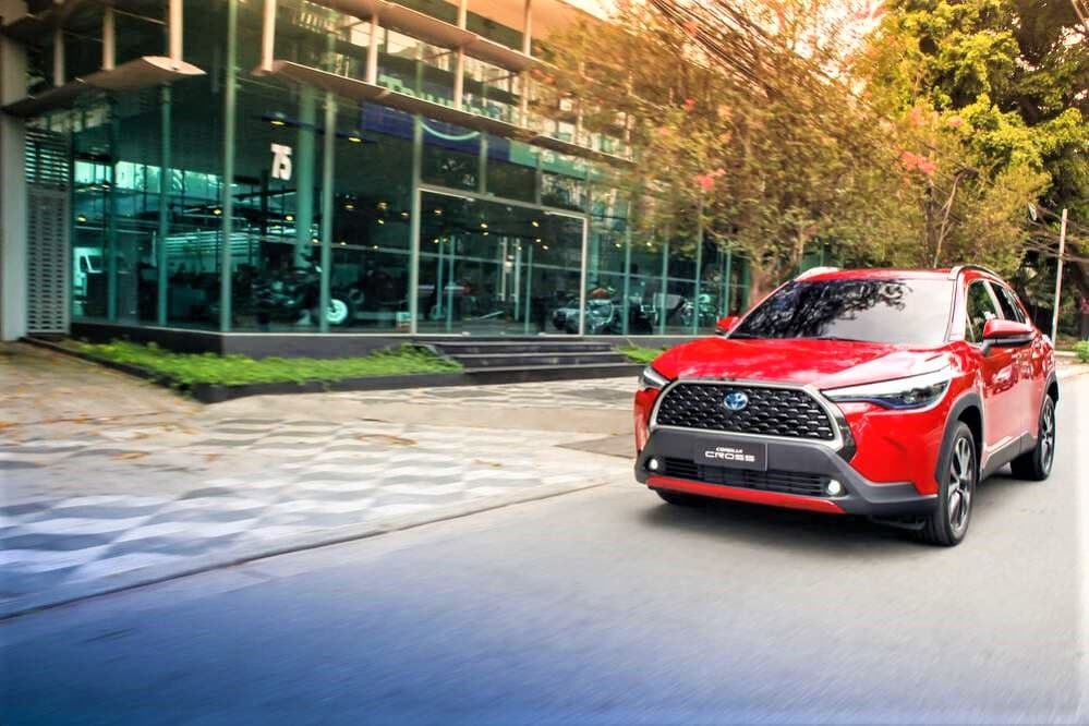Toyota_corolla_cross_16.jpg