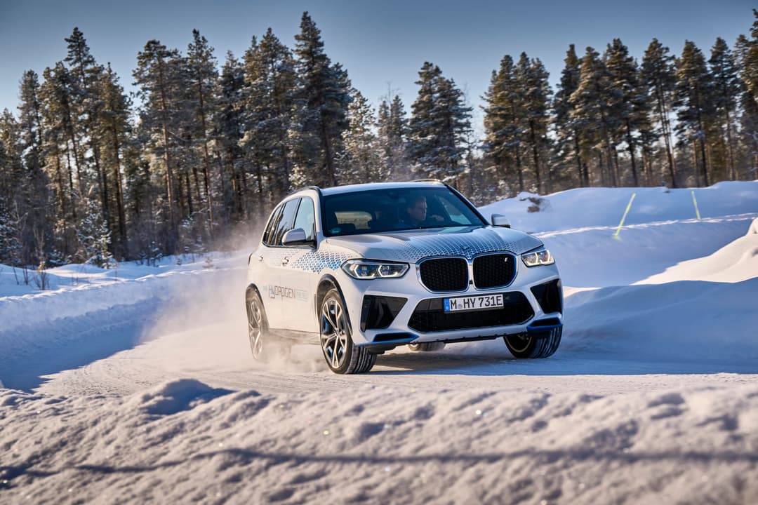 bmw_ix5_suecia.jpg