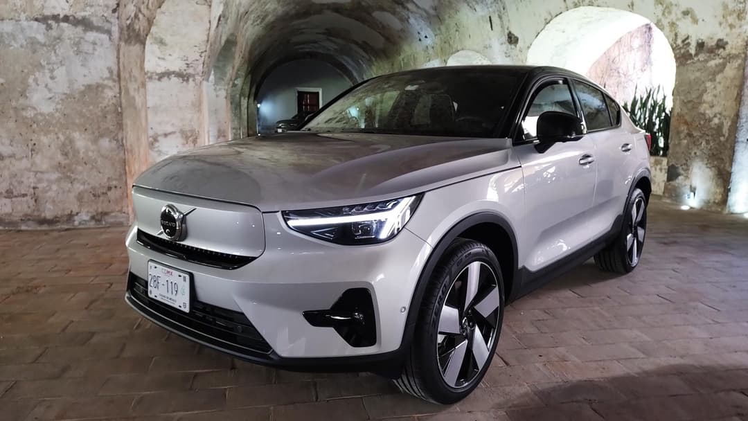 volvoc40.jpg