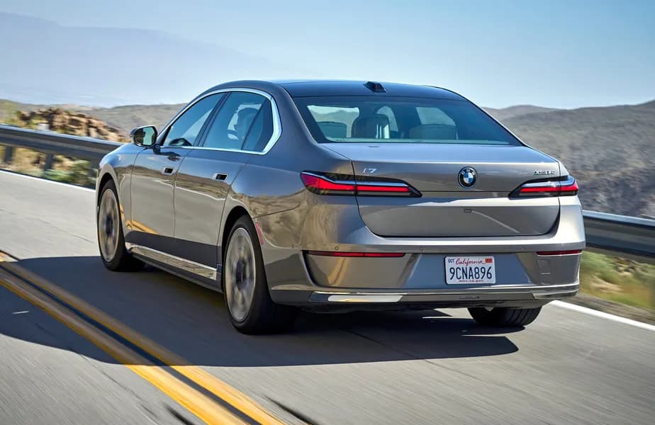 bmw-i7-02.jpg