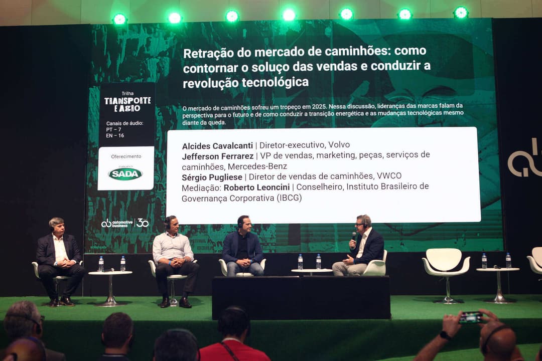 Painel no #ABX25 sobre queda nas vendas de caminhões