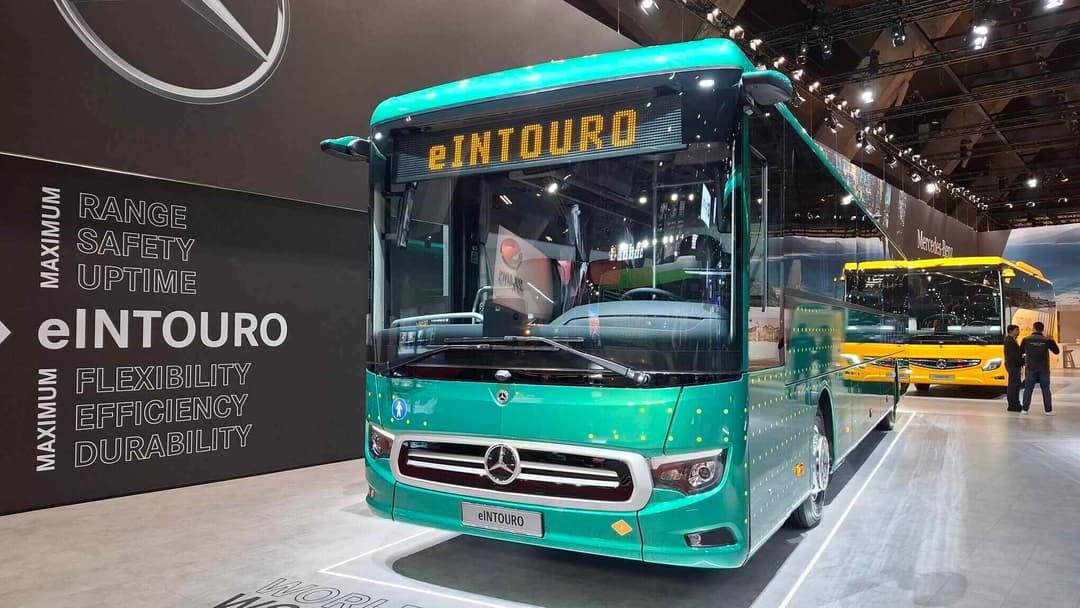eIntouro é o primeiro ônibus elétrico da marca com aplicação interurbana