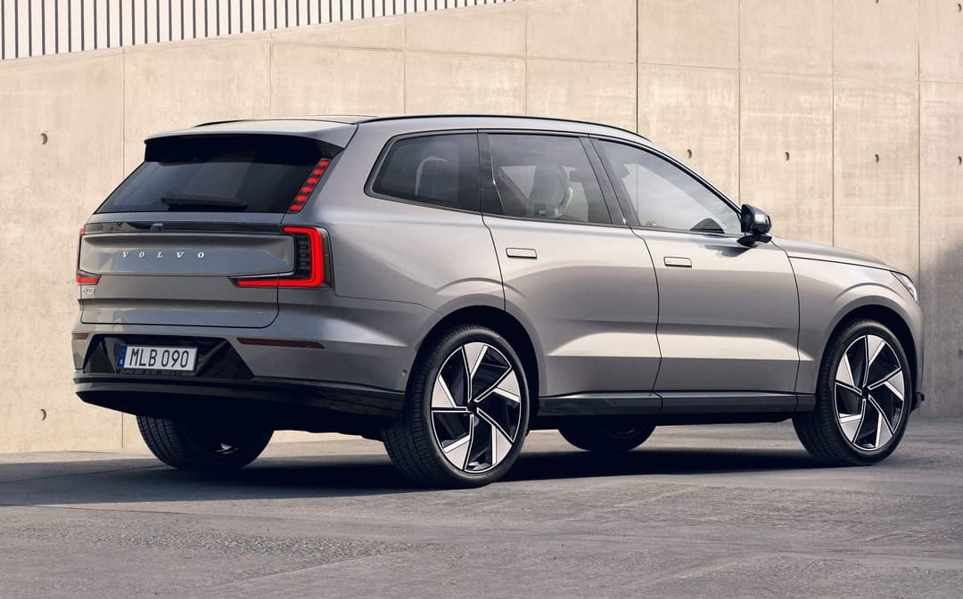 Volvo EX90 2