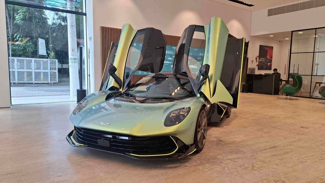 Aston Martin Valhalla