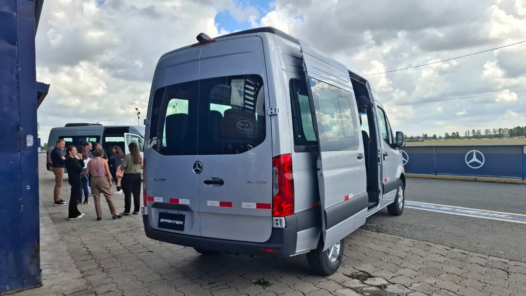 Traseira da Mercedes Sprinter automática