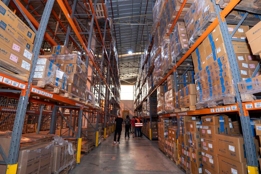 Centro de distribuição de peças da Bajaj em Barueri
