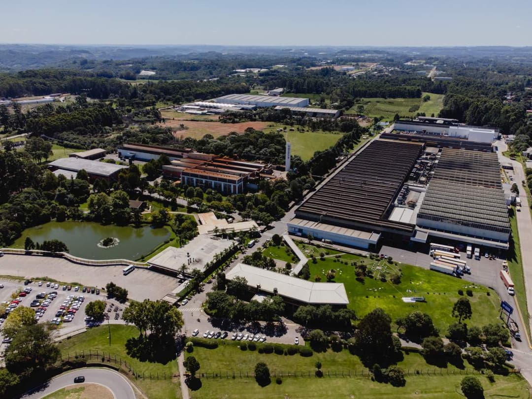 ede da Frasle Mobility, que teve receita recorde em 2025