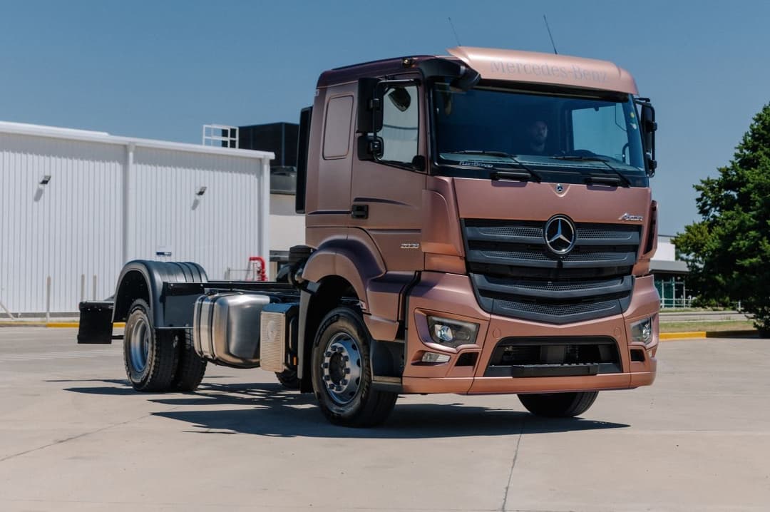 Caminhão Mercedes-Benz Axor é exportado para a Argentina