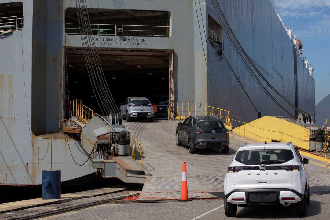 Exportações de veículos Nissan Kait a partir do Porto do Rio
