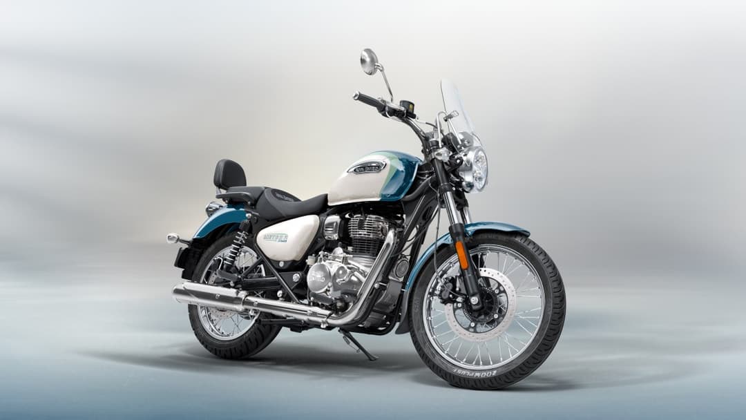 Royal Enfield Meteor 350 linha 2026 na cor Aurora Retro Green