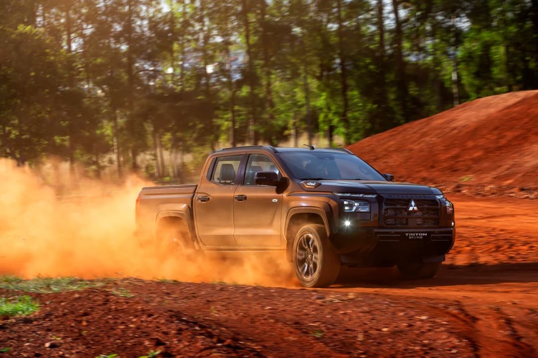 Série especial BFMS da Mitsubishi Triton