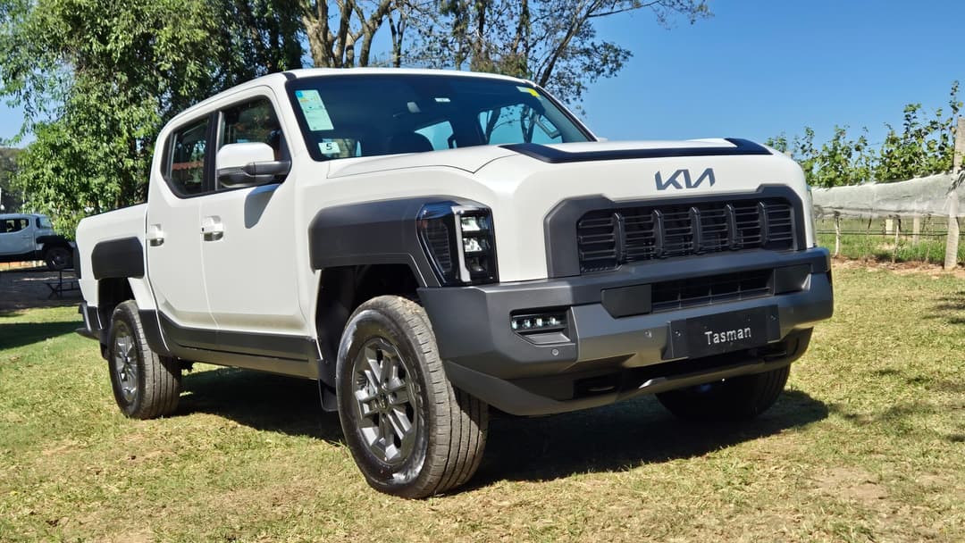 Kia Tasman