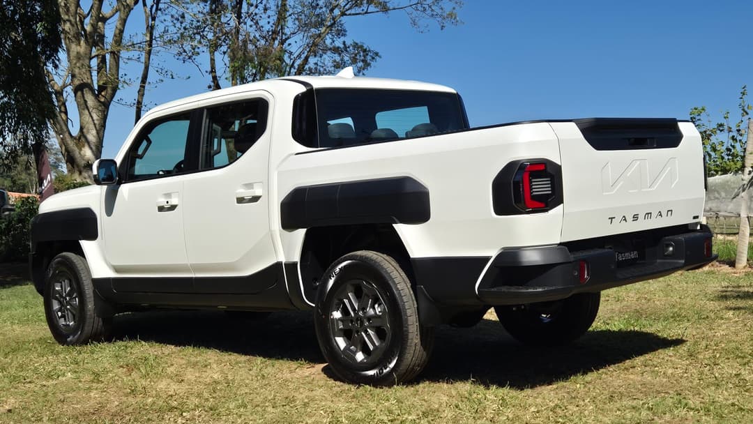 Kia Tasman