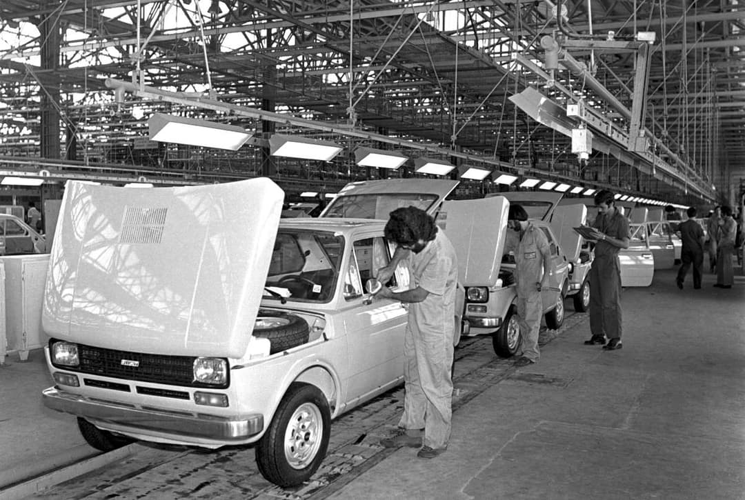 Linha de montagem do Fiat 147 em Betim no ano de 1976