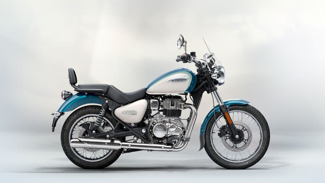 Royal Enfield Meteor 350 linha 2027 na versão Aurora Retro Green
