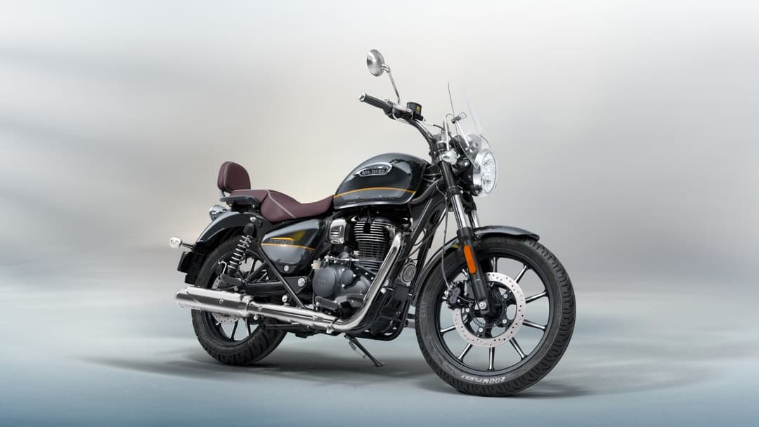 Royal Enfield Meteor 350 linha 2027 na versão Supernova Black