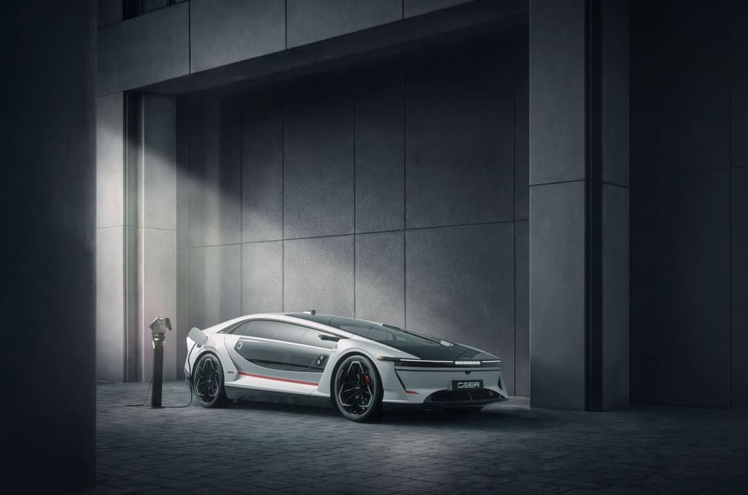 EXOBOT SEDAN