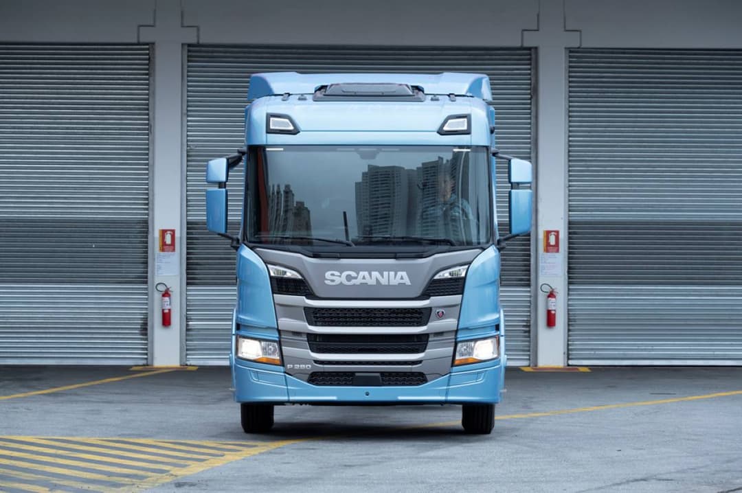 Scania P-280 8×2